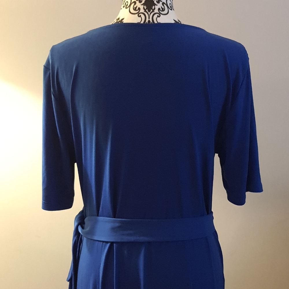 Dress - Picture 4 of 5